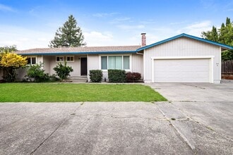 Building Photo - 517 Debbie Dr