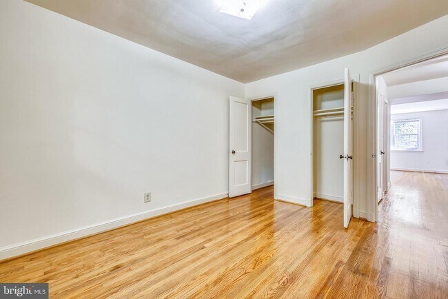 Foto del edificio - 7818 Tilbury St