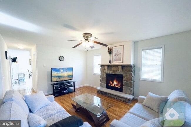 Building Photo - 146 Hunter Ln