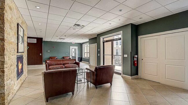 Lobby - 102 Tidewater St
