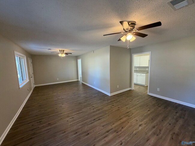 Building Photo - 117 Lucille Dr SW