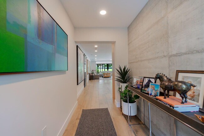 Foto del edificio - 2810 Polo Island Dr