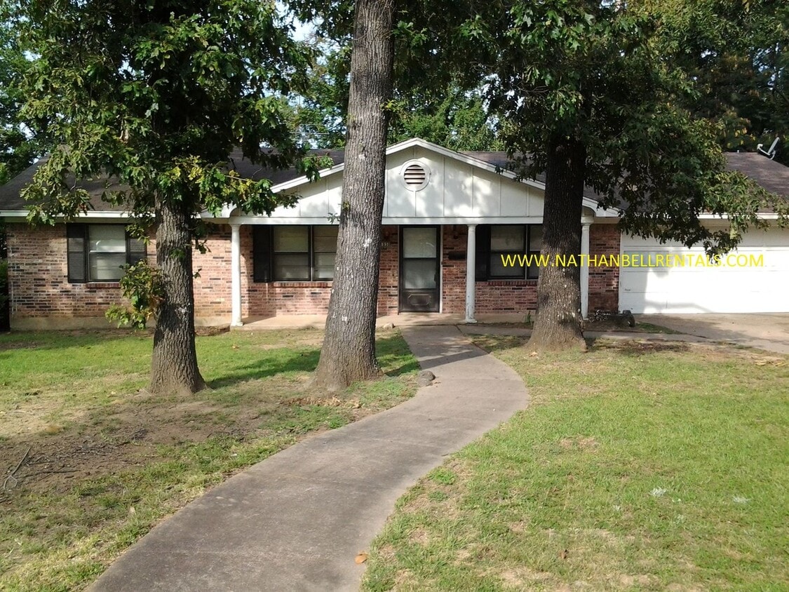 Primary Photo - 3 bedroom 2 bath