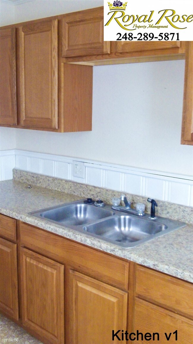 Foto del edificio - 3 br, 1 bath House - 26408 Wolverine St
