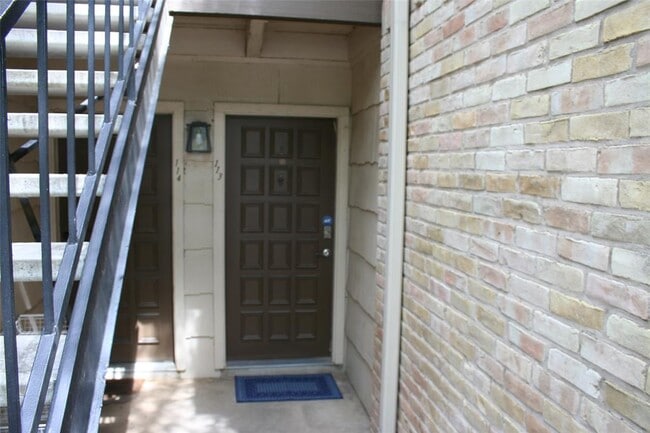 Foto del edificio - 8210 Bent Tree Rd