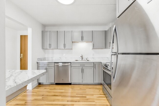 Building Photo - 100 Cove Way