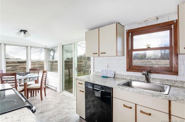 Foto del edificio - 18 Thompson Ln