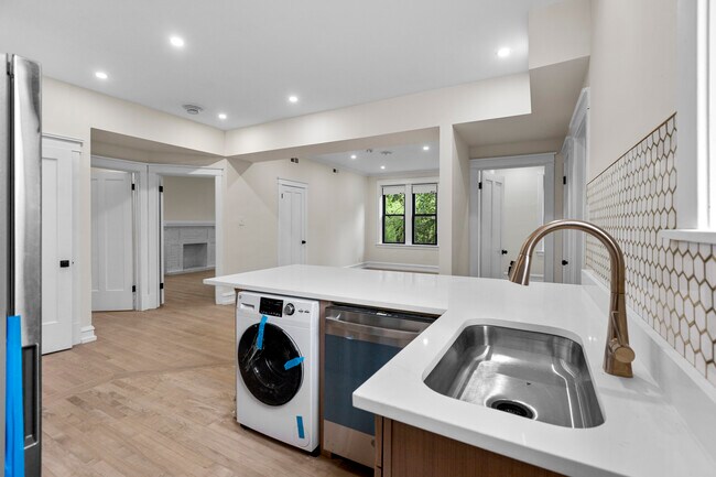 Foto del edificio - 4636 N Hamilton Ave