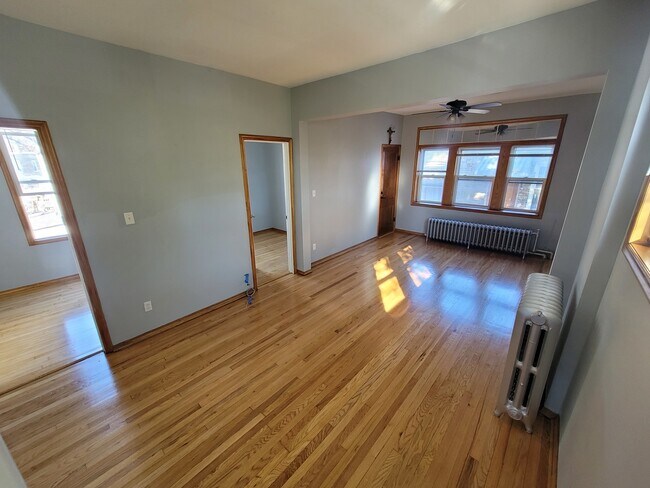 Foto del edificio - 4310 N Milwaukee Ave