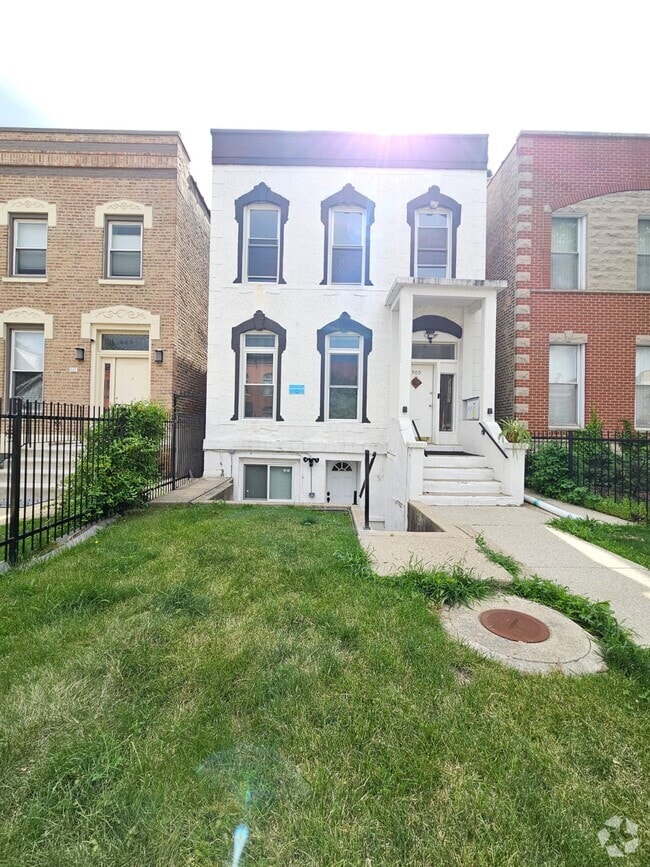 Building Photo - 909 S Bell Ave