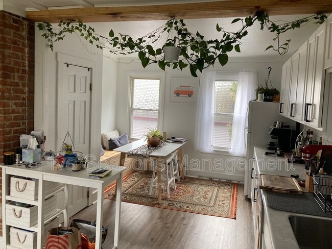 Photo - 15 Allen St Apartment