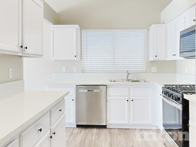 Building Photo - 5044 N Vista Del Rancho Way