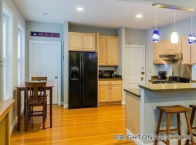 Foto del edificio - 1872 Commonwealth Ave