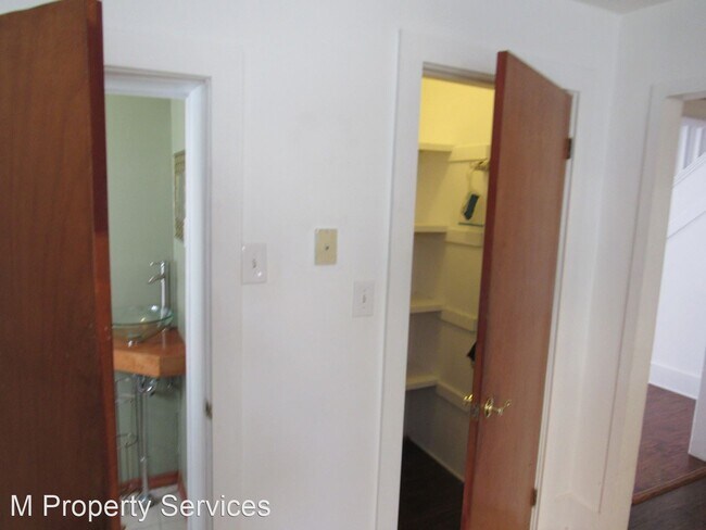 Building Photo - 3 br, 1.5 bath House - 210 West 4th Avenue