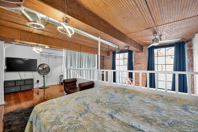 Foto del edificio - 227 Iron St