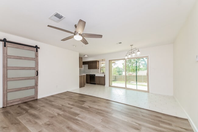 Building Photo - 7315 Gayglen Dr