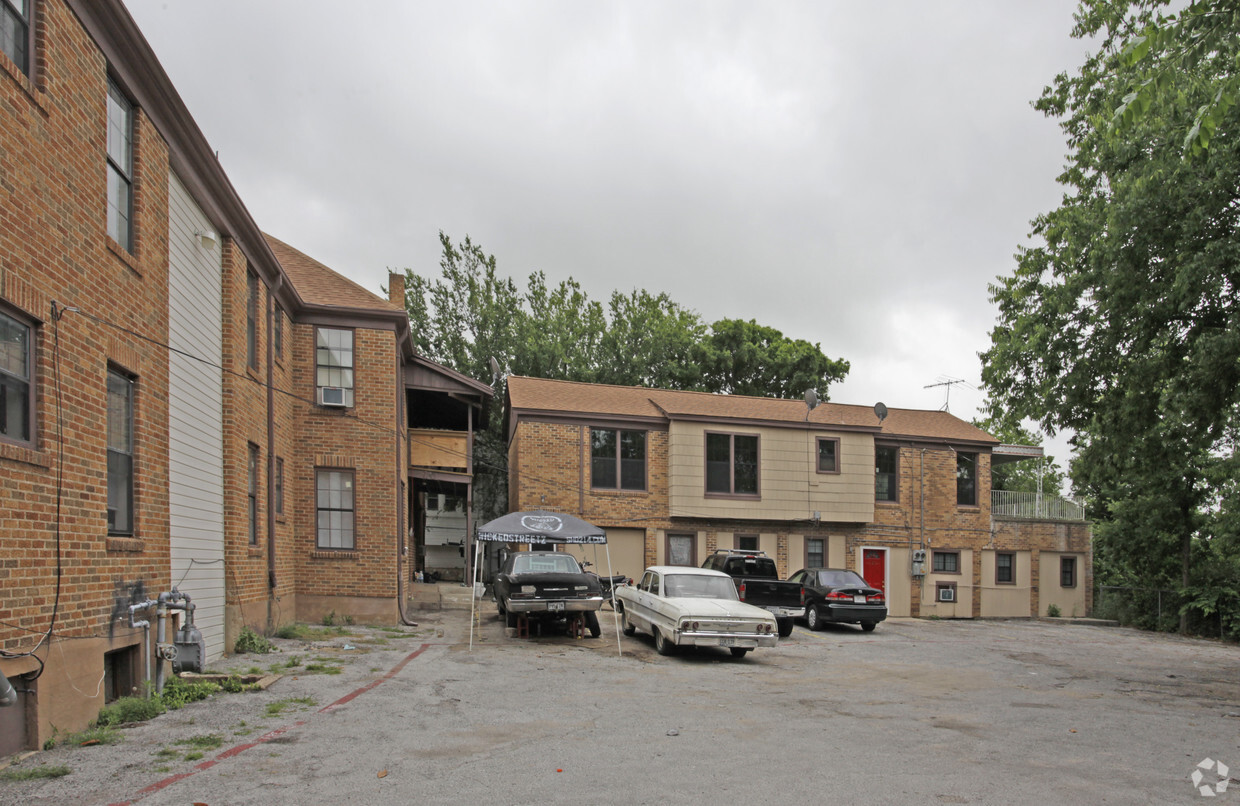 Building Photo - Grand Ave Apartments