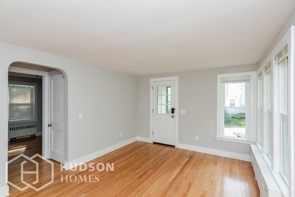 Foto del edificio - NOW AVAILABLE! - 20 OLD STAFFORD ROAD, TOL...