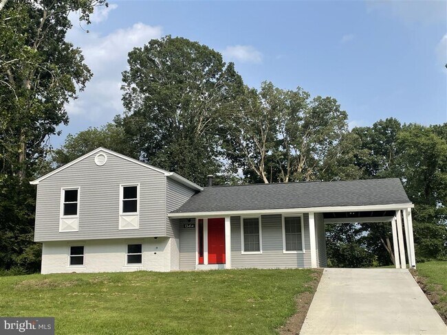 Foto del edificio - 13414 Queens Ln