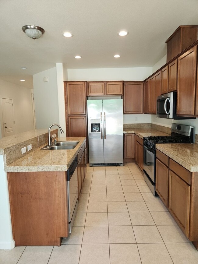 Building Photo - Lovely 3 bedrooms, 2 bathrooms located in ...