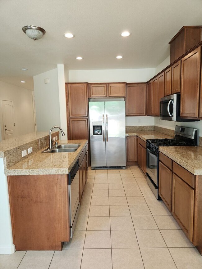 Foto del edificio - Lovely 3 bedrooms, 2 bathrooms located in ...