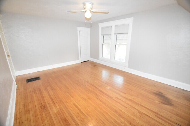 Foto del edificio - 338 Marion Ave