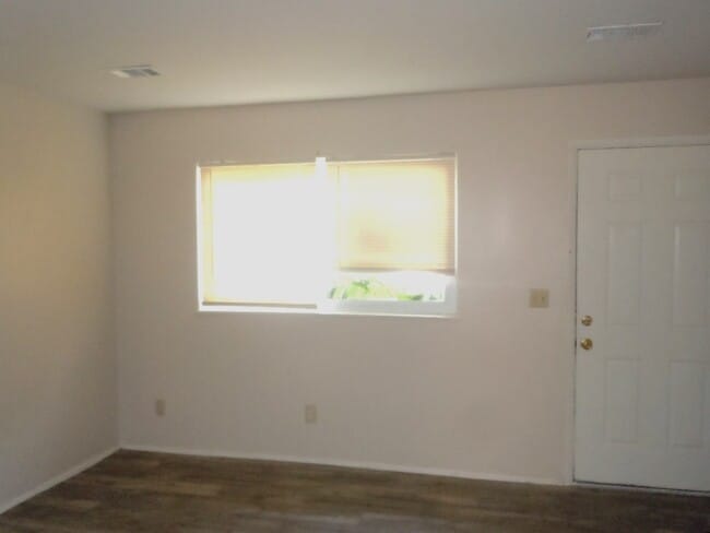 Building Photo - 119 Wolf Ave