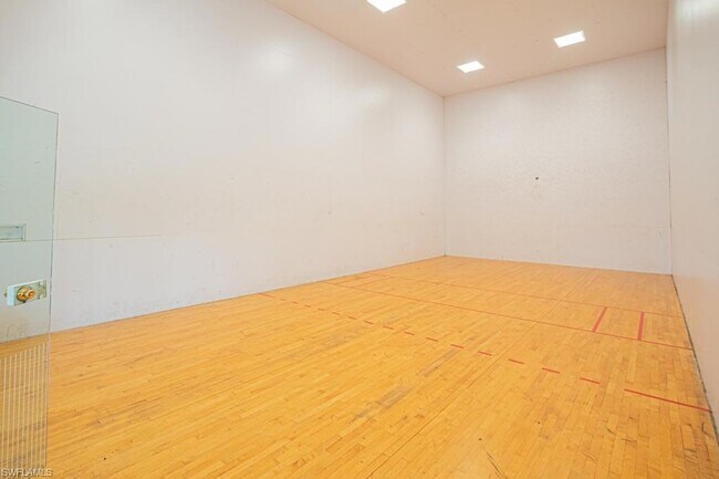 Foto del edificio - 1205 Wildwood Lakes Blvd