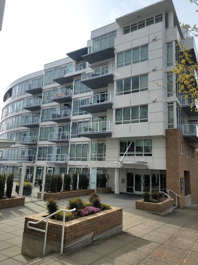 Primary Photo - 2 Bedroom Condo in Harborside Condominiums