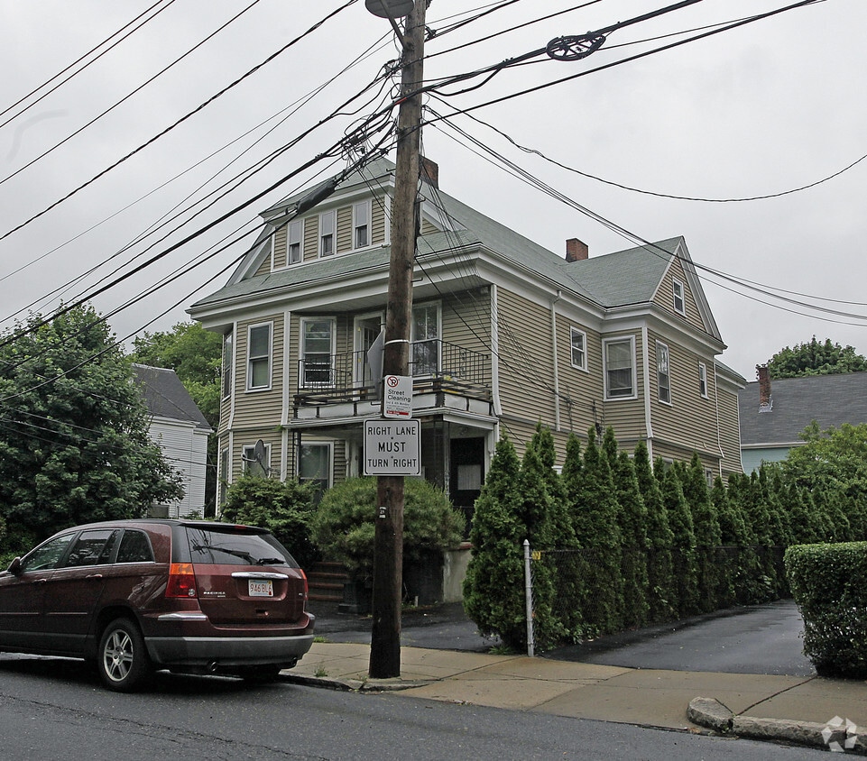 Primary Photo - 220 Ashmont St