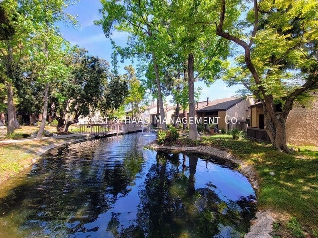 Foto del edificio - 7890 E Spring St