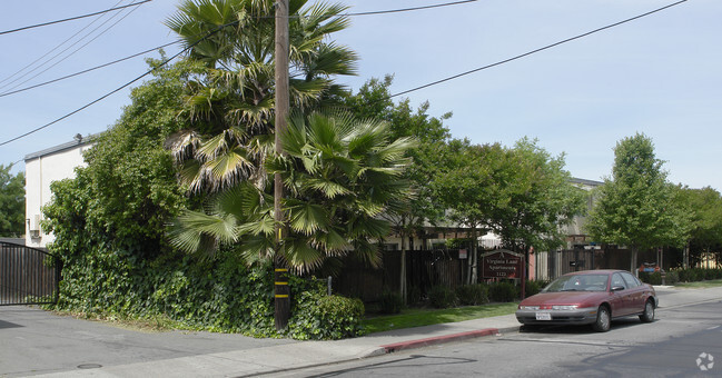 Foto del edificio - Virginia Lane
