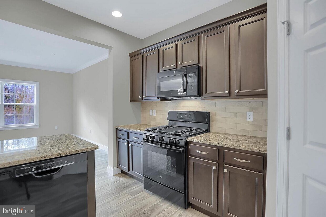 1745 Shady Ln, Mechanicsburg, PA 17055 Townhome Rentals in