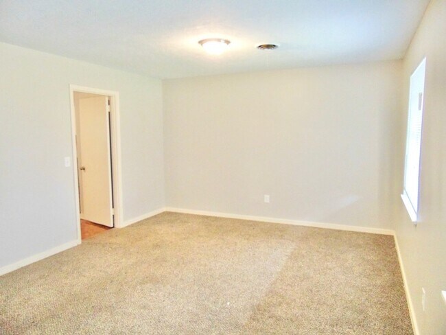 Building Photo - Beautiful Home for Lease!