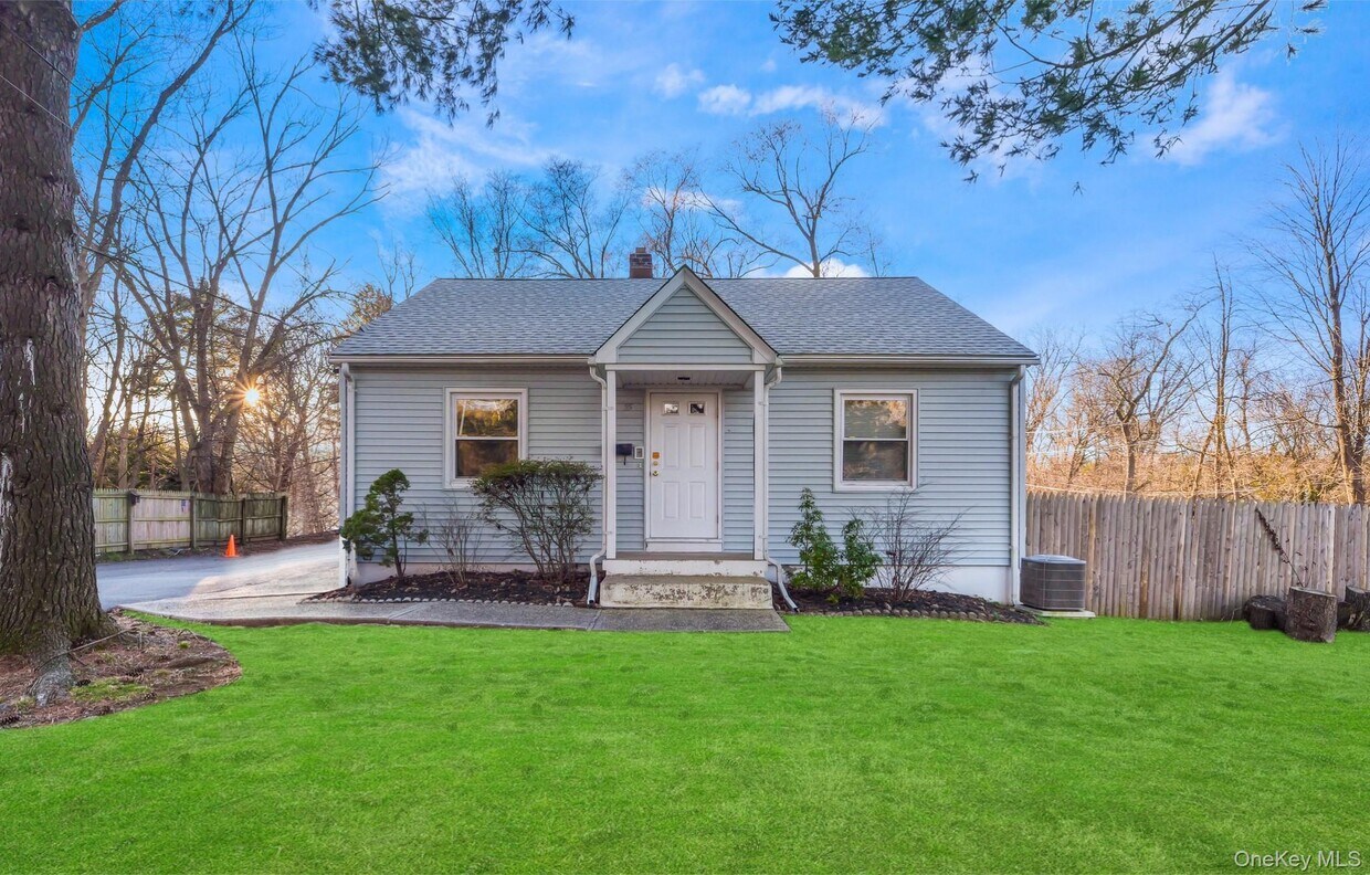 Foto principal - 55 Old Middletown Rd