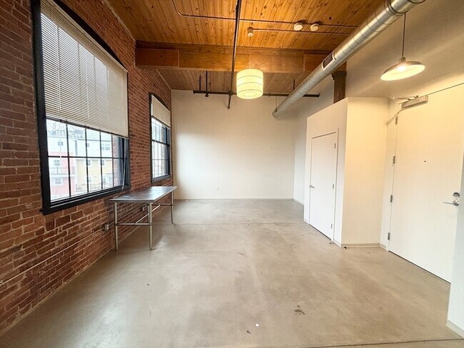 Building Photo - 88 Gerrish Ave