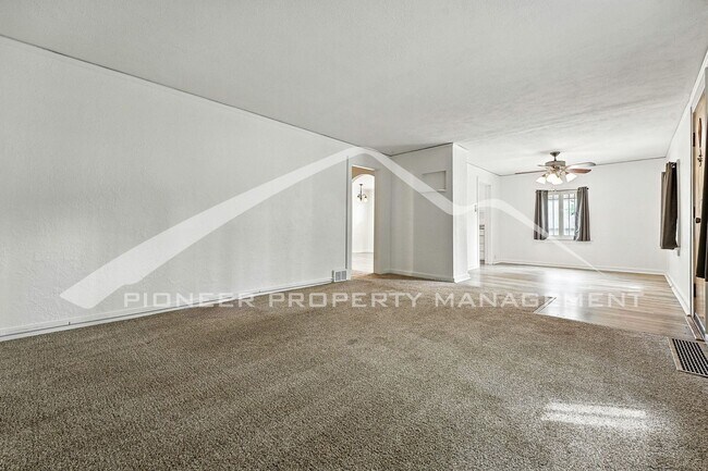 Building Photo - Charming Home with Central AC and Fenced Yard