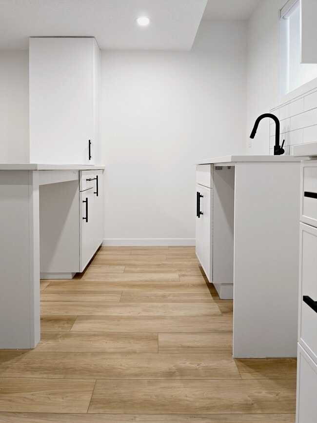 Building Photo - 11642-11690 90 St NW