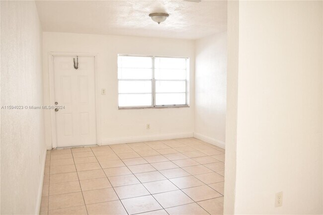Foto del edificio - 633 NW 6th Ct