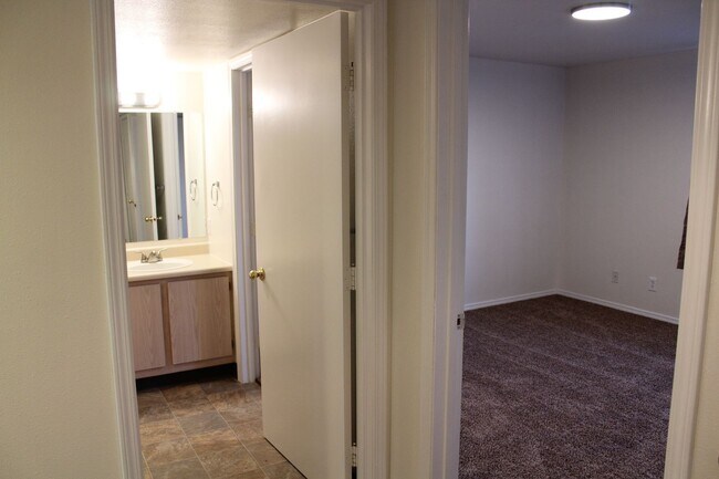 Foto del edificio - 2529 Ferndale Ln