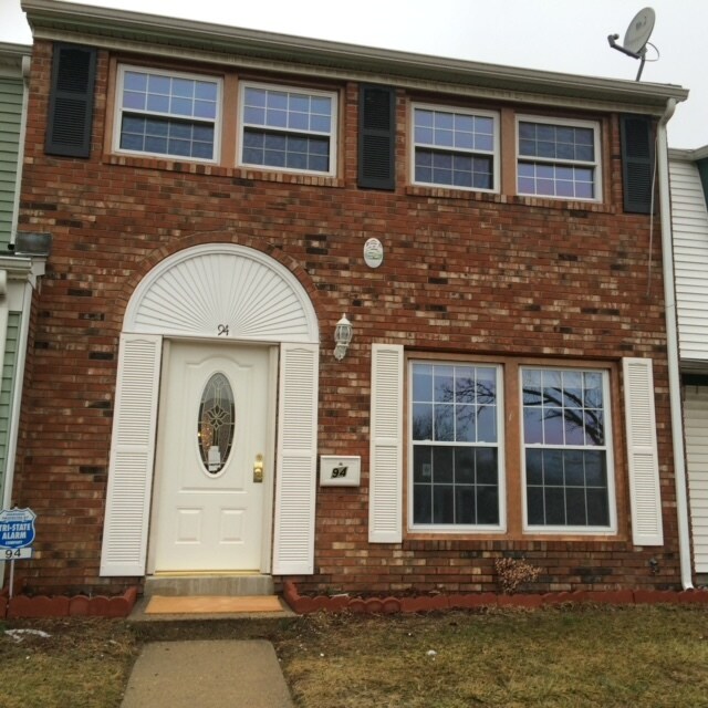 Primary Photo - 94 Rittenhouse Dr