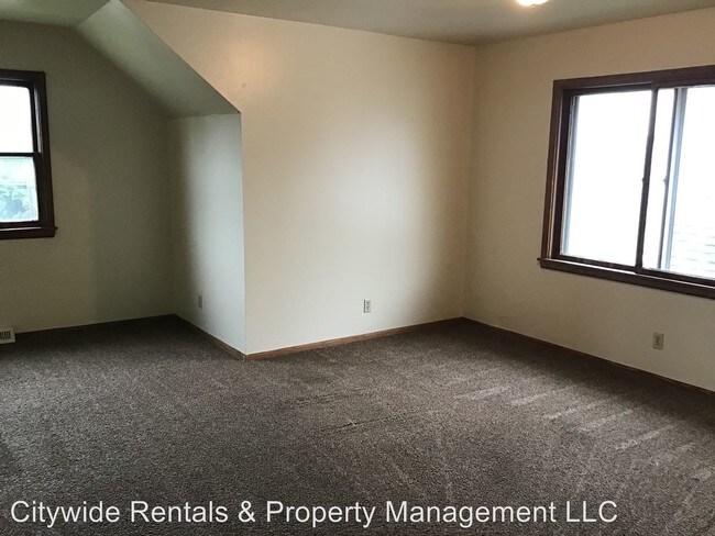 Building Photo - 5663 N 64th St