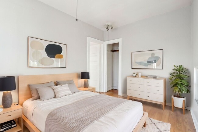Foto del edificio - 2 bed 1 bath apartment newly remodeled, lo...