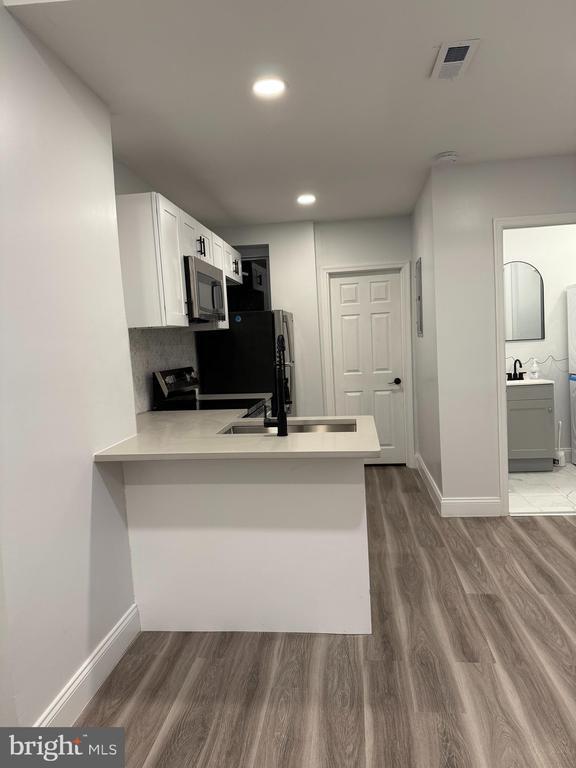 Building Photo - 703 W Huntingdon St