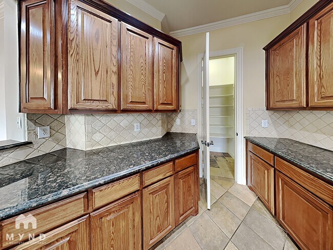 Building Photo - 2204 Apollonia Ln