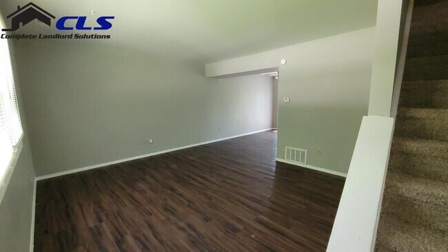Foto del edificio - 406 Fawn Dr