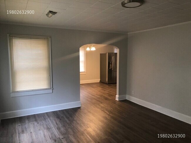 Building Photo - 10424 Rozzelles Ferry Road