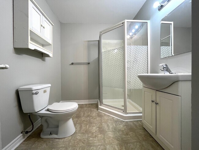 Photo du bâtiment - 7 Stanhope Dr