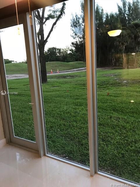 Foto del edificio - 3200 N Palm Aire Dr