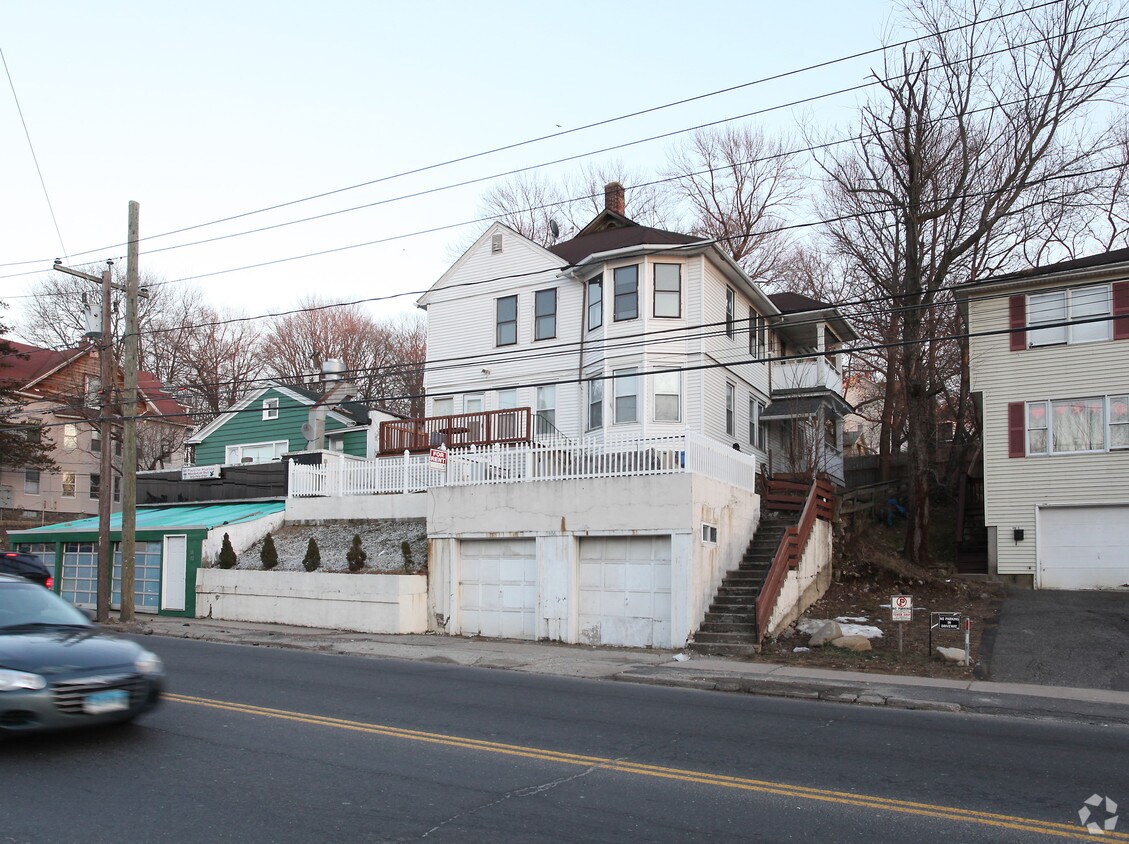 108 Meriden Rd, Waterbury, CT 06705 Apartments in Waterbury, CT